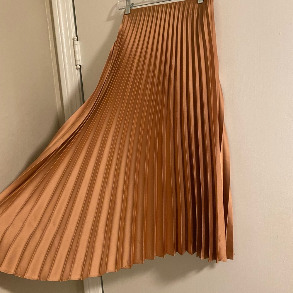 Lulu's Pleated Midi Skirt Terracotta - Picture 2 of 6